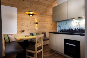 Kuchyň nebo kuchyňský kout v ubytování Apartments Annewanter