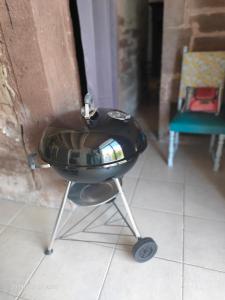 Kemudahan BBQ tersedia untuk tetamu di rumah percutian