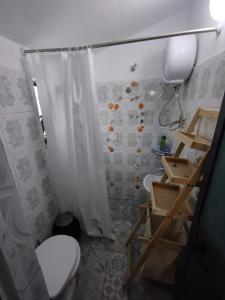 Koupelna v ubytování Illyrian studio Tirana