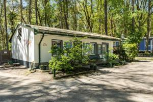 Το κτήριο όπου στεγάζεται  το παραθεριστικό πάρκο +13 φωτογραφίες