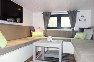 Posezení v ubytování Tiny House Ankerplatz auf dem Ostseecamp Graal-Müritz