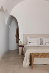 Khu vực ghế ngồi tại Canaves Ena - Small Luxury Hotels of the World