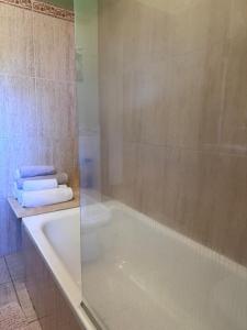 Koupelna v ubytování Casa 2 habitaciones con piscina y cenador al aire libre