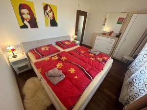 Posteľ alebo postele v izbe v ubytovaní Apartman pri X Bionic Sphere Samorin s vínnou pivnicou