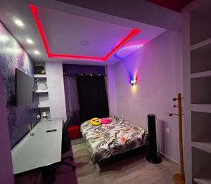 Posteľ alebo postele v izbe v ubytovaní Habitación Gran Vía Alicante