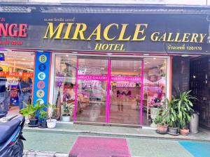 Fotografie z fotogalerie ubytování Miracle Gallery Hotel v destinaci Makkasan