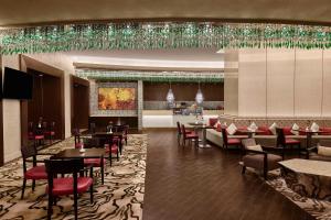 Doubletree By Hilton Jabal Omar Makkah餐厅或其他用餐的地方