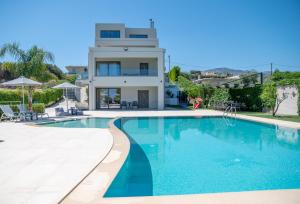 Bazén v ubytování Destino Luxury Apts nebo v jeho okolí