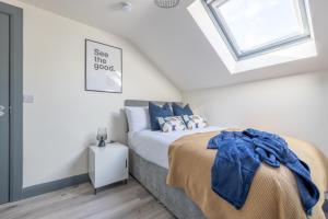 Gallery image of Private Double Rooms by Travel Lets Short Term Rental Agency In Derry City Centre in Derry Londonderry +91 photos