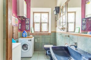 Ένα μπάνιο στο Casale Piantata Orte con piscina