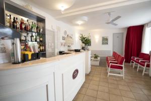 Lounge nebo bar v ubytování Hotel Odeon