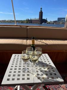 Drinks på MY Etera + 1 billede