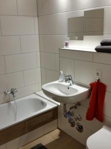 Koupelna v ubytování Pension Weber + 21 fotografií