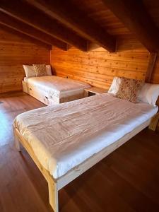 Postel nebo postele na pokoji v ubytování Casa de madera con piscina en Cambrils + 29 fotografií