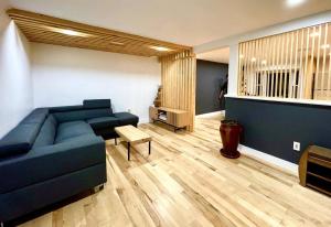 Galeriebild der Unterkunft New Asian Wood style 4 Bedroom in Surf City in Surf City + 19 Fotos