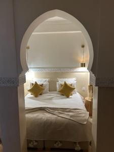 Postel nebo postele na pokoji v ubytování Riad N'S & Spa