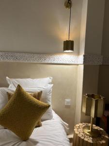 Postel nebo postele na pokoji v ubytování Riad N'S & Spa