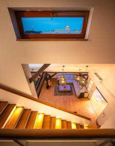 Galeriebild der Unterkunft A/C LUX Rooftop APT 6BR+3.5Bath Wenceslas square in Prag