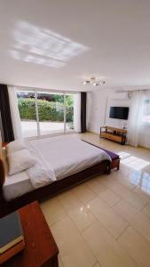Billede fra billedgalleriet på Tropical Mountain Villa With Pool & Sea View i Kyrenia