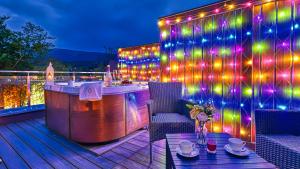 Foto Szklarska Porębas asuva majutusasutuse Royal Prestige Collection z prywatnym jacuzzi - STONE HILL RESORT z basenem i saunami galeriist