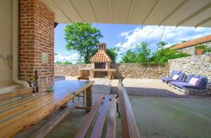 Fotografia z galérie ubytovania Luxury Villa Ive With Heated Pool, Finnish Sauna, Infrared Sauna, Pet Friendly v destinácii Krk