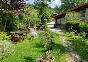 Zahrada ubytování Aigi Rooms Vila