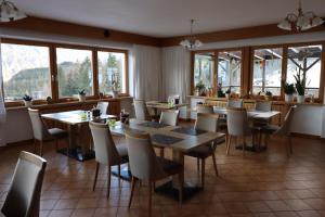 Restaurace v ubytování Alpengasthof Köfels