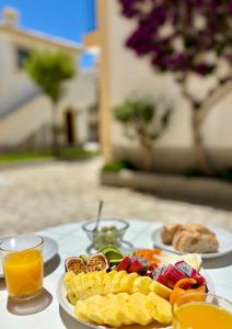 Jídlo v apartmánu nebo okolí + 38 fotografií