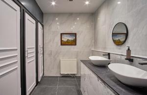 Ένα μπάνιο στο Muthu Oban Regent Hotel