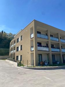 Budova, v ktorej sa apartmán nachádza