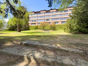 Zahrada ubytování Apartamento ideal para parejas en Enveitg