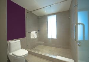Um banheiro em Megapolis Hotel Panama
