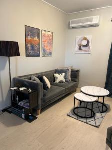 Część wypoczynkowa w obiekcie ZEN Neapoli Penthouse Apartment