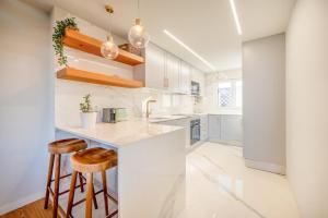 GuestReady - Seaside Serenity in Comporta的厨房或小厨房