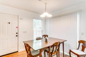 Фотография из галереи Cozy Brunswick Home 13 Mi to St Simons Island! в городе Брансуик