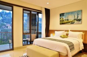 Ένα ή περισσότερα κρεβάτια σε δωμάτιο στο Tulip Hill View Villa 6 bedrooms with a private swimming pool and movie room +38 φωτογραφίες