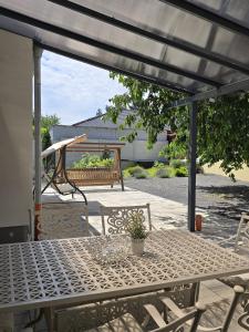 Patio alebo iná vonkajšia časť ubytovania Apartmány Centro & Jacuzzi