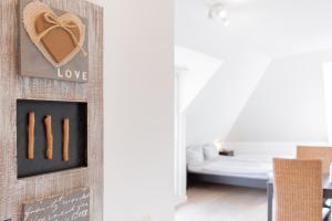 Postel nebo postele na pokoji v ubytování Ferienwohnung Strandnah