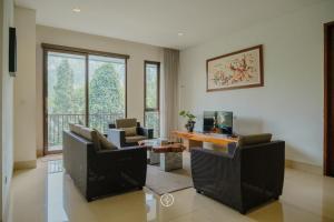 Χώρος καθιστικού στο Chamomile Hill View Villa 6 bedrooms with a private swimming pool and movie room