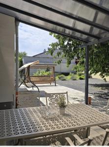 Patio alebo iná vonkajšia časť ubytovania Apartmány Centro & Jacuzzi
