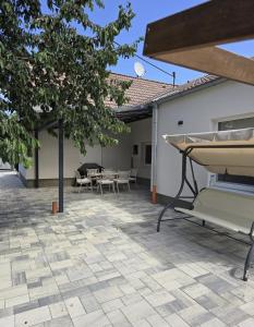 Patio alebo iná vonkajšia časť ubytovania Apartmány Centro & Jacuzzi