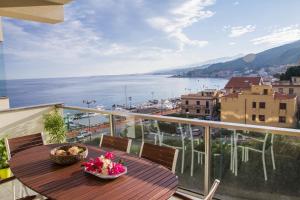 Foto dalla galleria di Luxury Apartment a Messina