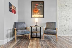 Et opholdsområde på BlueBonnet Bungalow - Hot Tub & Fire Pit + 47 billeder