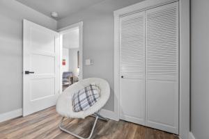 Billede fra billedgalleriet på BlueBonnet Bungalow - Hot Tub & Fire Pit i Fredericksburg