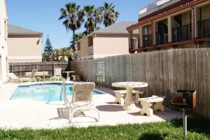 Πισίνα στο ή κοντά στο Mar Y Sol #6 LUXURIOUS CONDO 3 minute walk to beach access