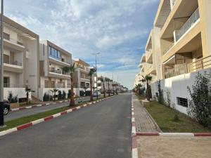 Mansouria的住宿－Appartement Élégant avec une belle Vue sur Piscine，相簿中的一張相片