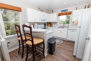 Gallery image of Soundside, Canal Front! Water views!, 4x535, The 4x4 Leaf Clover in Knotts Island