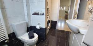 Ванная комната в Penelope's House +20 фотографий