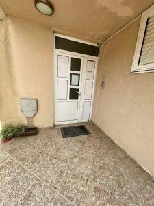 Fotografie z fotogalerie ubytování Apartment Rafailovici v destinaci Rafailovići