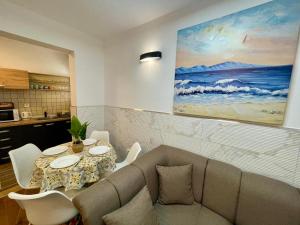 Kuchyň nebo kuchyňský kout v ubytování Apartment Rafailovici